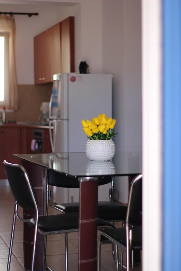 Zafeiris Apartments Livadia  Exterior photo